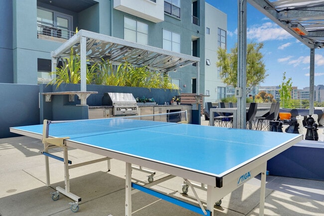 Building Photo - 355 Berry St