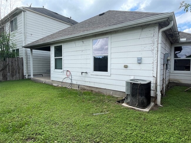 Building Photo - 811 Forest Hillside Ln