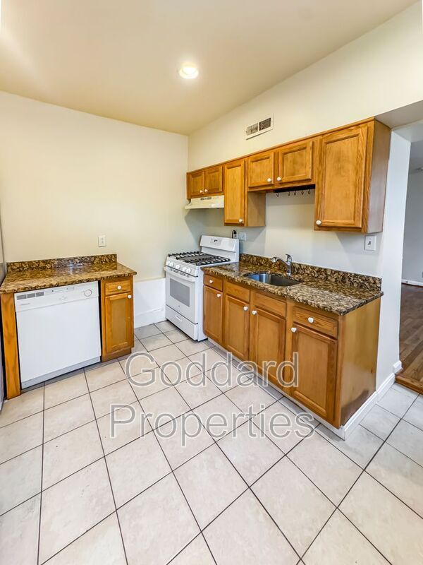 Building Photo - 1801 S Charles St