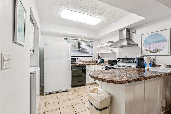 Building Photo - 130 Ocean Hibiscus Dr