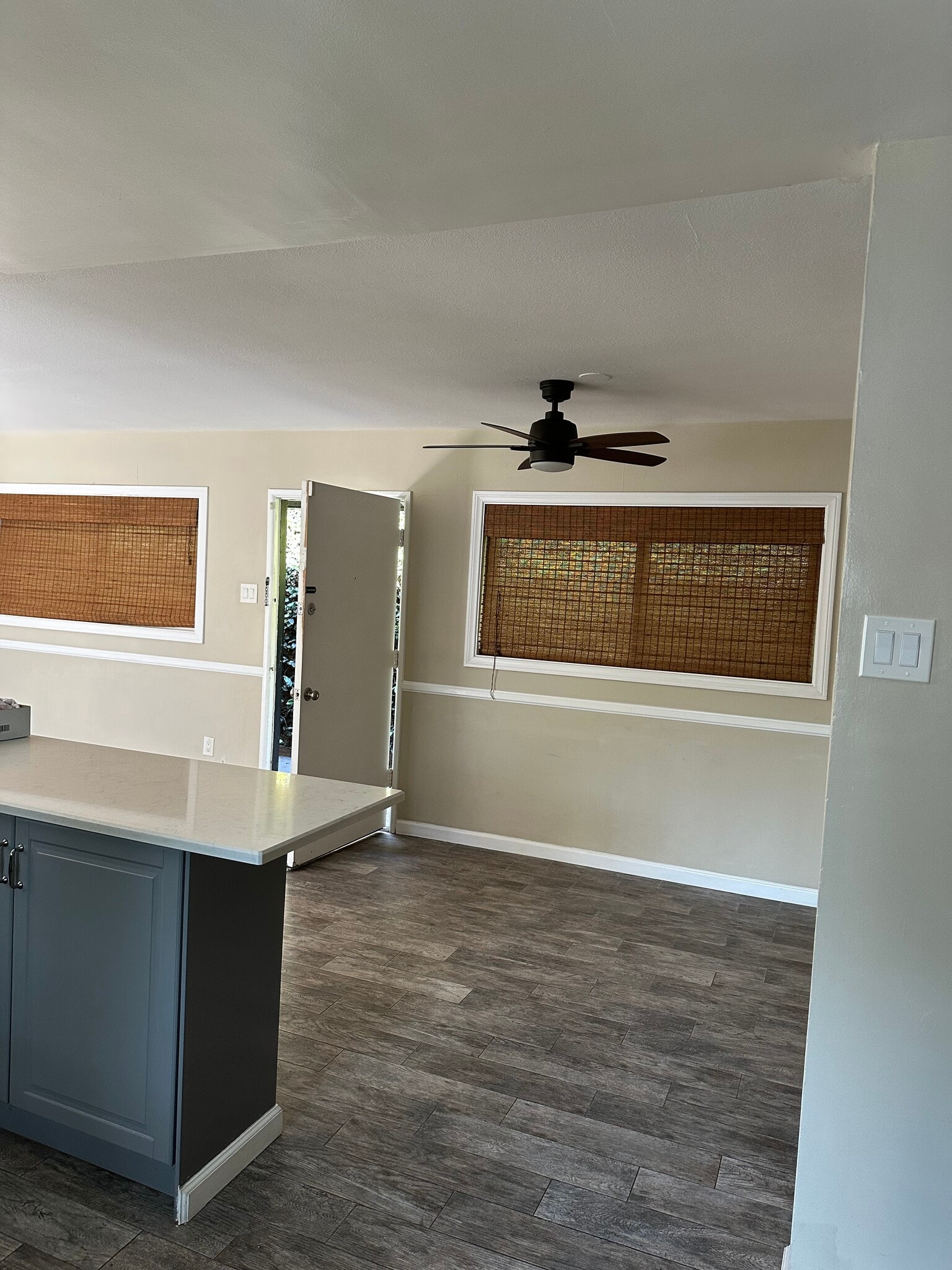 Building Photo - 184 E 19th St