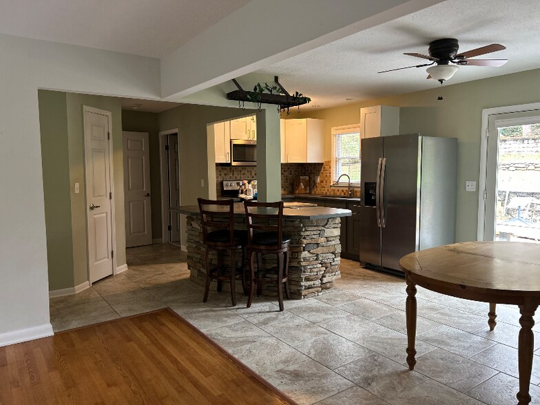 Primary Photo - 2494 Riceville Rd