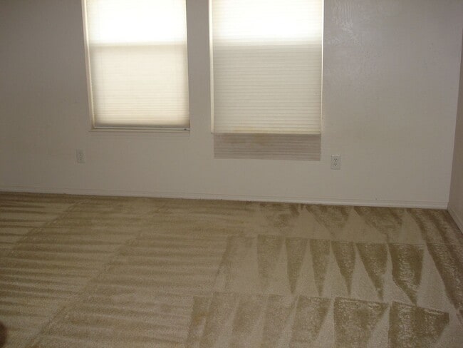 Building Photo - 9200 Snowberry Dr