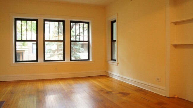 Building Photo - 2524 N Kedzie Blvd