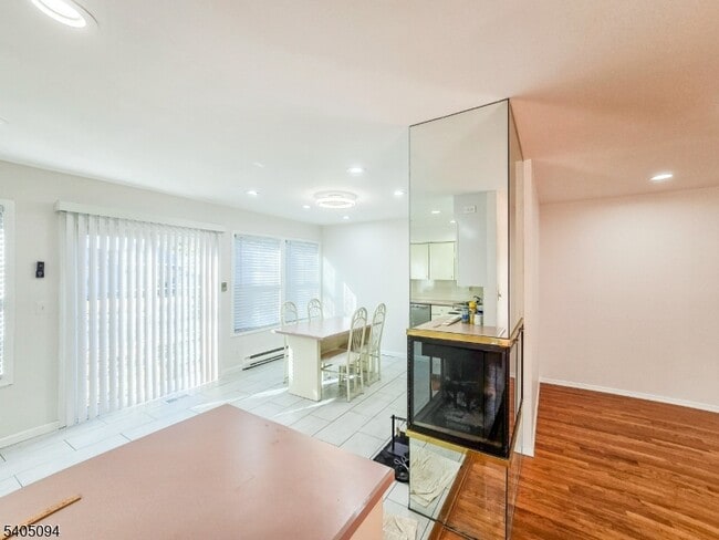 Building Photo - 167 Concordia Cir