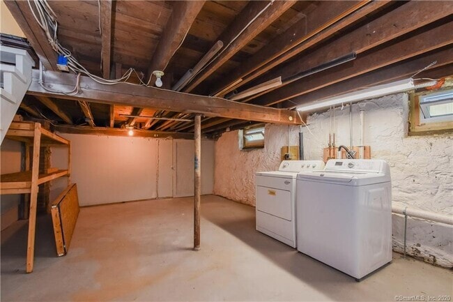 Building Photo - 22 Addison Rd