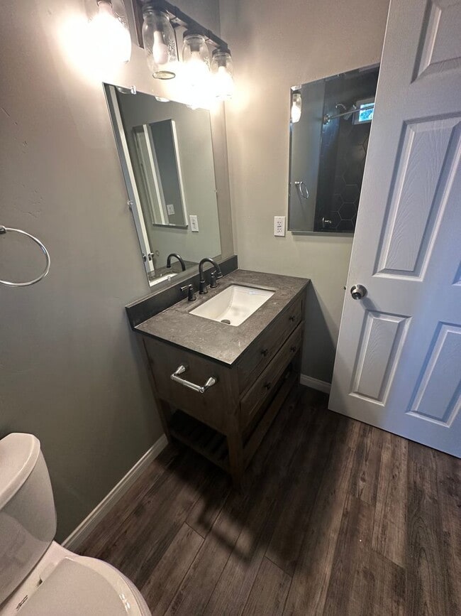 Building Photo - Charming 3 Bedroom 2 bathroom back house in the heart of San Diego's most desirable neighborhoods!