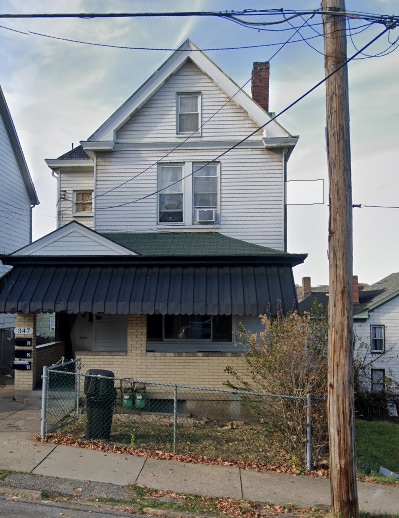 Building Photo - 347 E 13th Ave