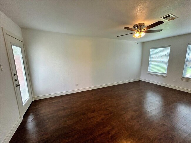 Building Photo - 6214 Haney Dr