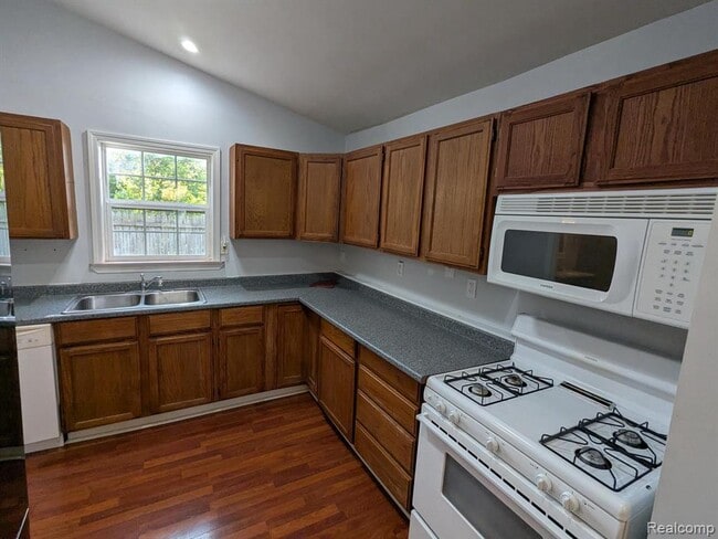 Building Photo - 2305 Hester Ct