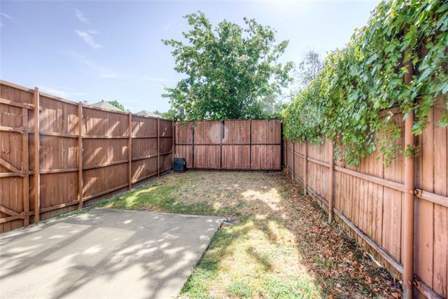 Building Photo - 2218 Meadowstone Dr