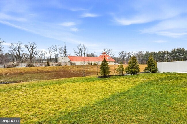 Building Photo - 20 Sister's Farmstead Rd