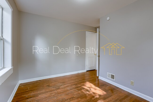 Building Photo - 3345 N 36th Ave