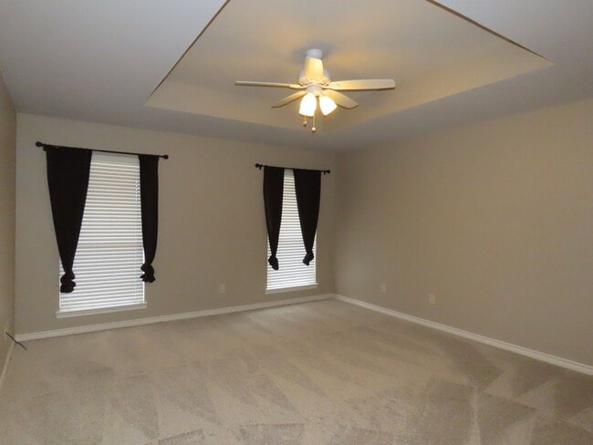 Building Photo - Stunning South Tyler 3-Bedroom, 2-Story Home: Features Fresh Paint, New Flooring, and a Bonus Room!