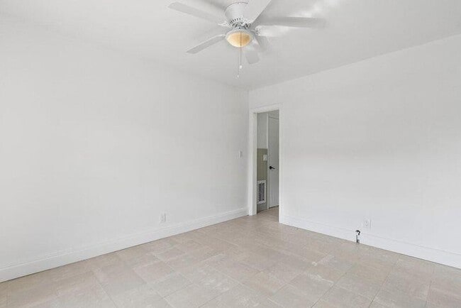 Building Photo - 325 Inlet Way