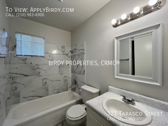 Building Photo - Charming 2-Bedroom Duplex in San Antonio, ...