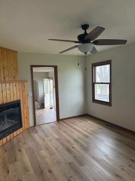 Living Room - 117 Pacific Ave