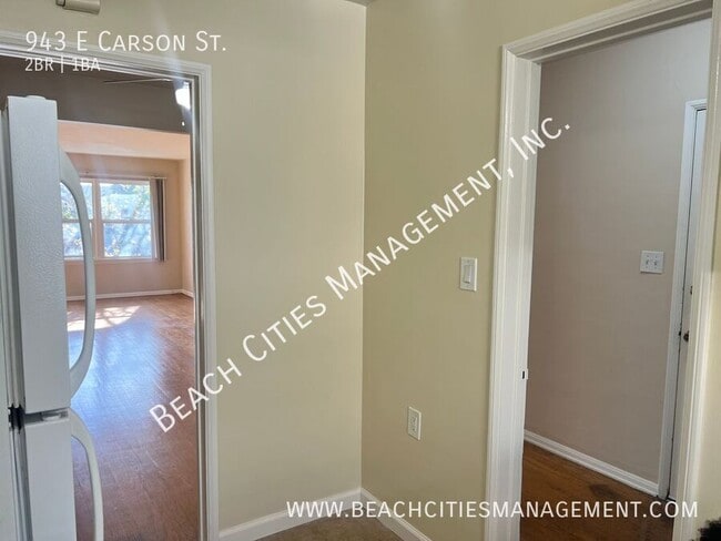 Building Photo - 943 E Carson St
