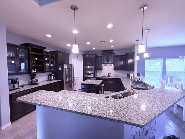Building Photo - 6801 Truxton Dr
