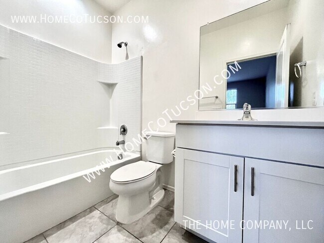 Building Photo - 7140 S Via Gaucho Viejo