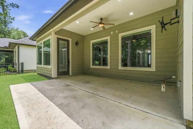 Building Photo - 91 Wyndemere Dr