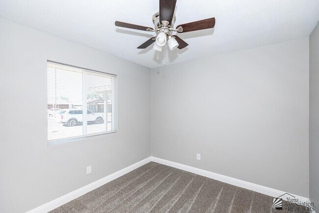 Building Photo - 2829 S 17th Ave
