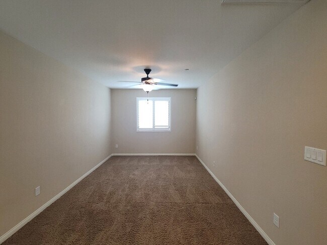 Building Photo - 1430 Ozzie Smith Ave