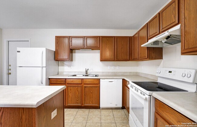 Building Photo - 10603 N Shaenridge