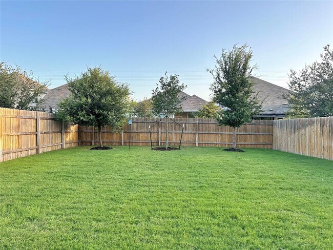 Building Photo - 12105 Cimaizon Dr