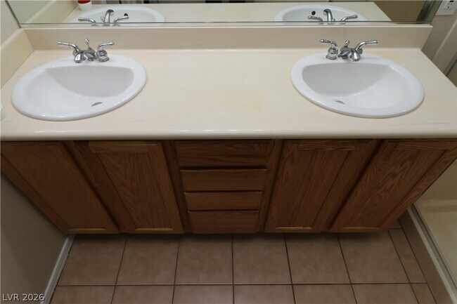 Building Photo - 2169 Shady Side Ct