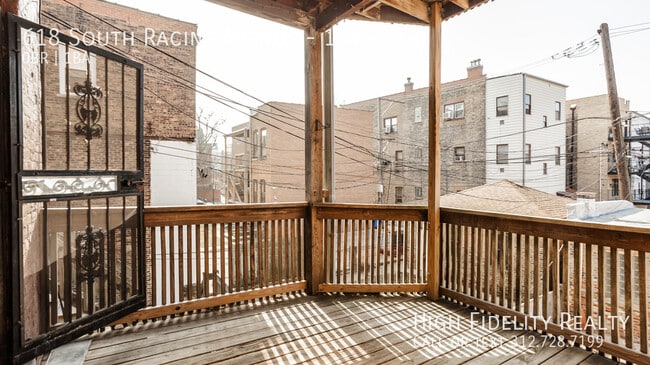 Building Photo - 618 S Racine Ave