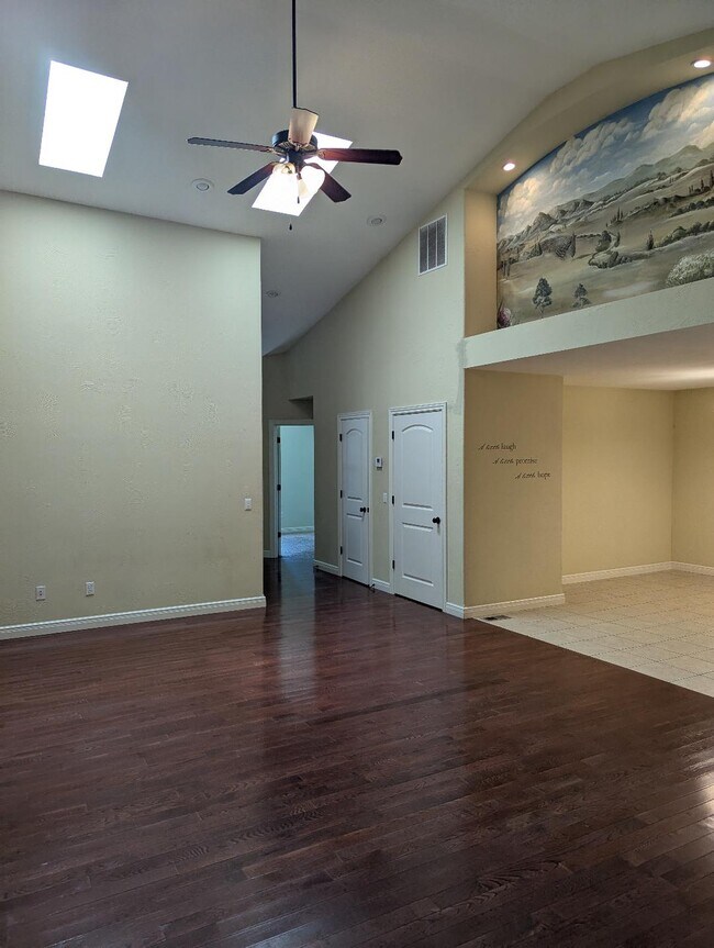 Building Photo - 550-550 Highlandville Rd