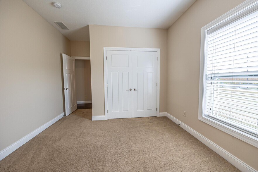 Building Photo - 4463 Downey St