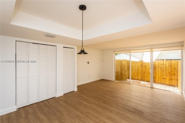 Building Photo - 2945 Bridgeport Ave