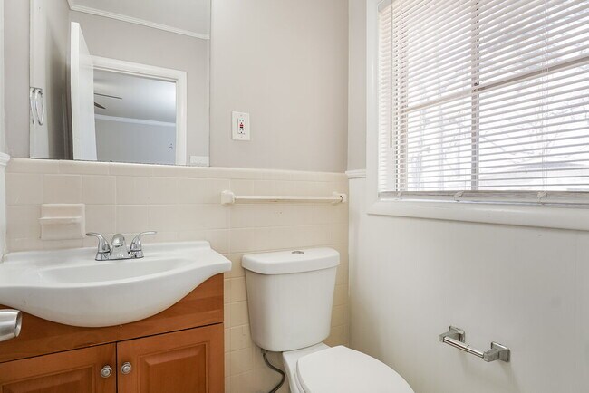 Building Photo - 224 Tanglewood Cir NE