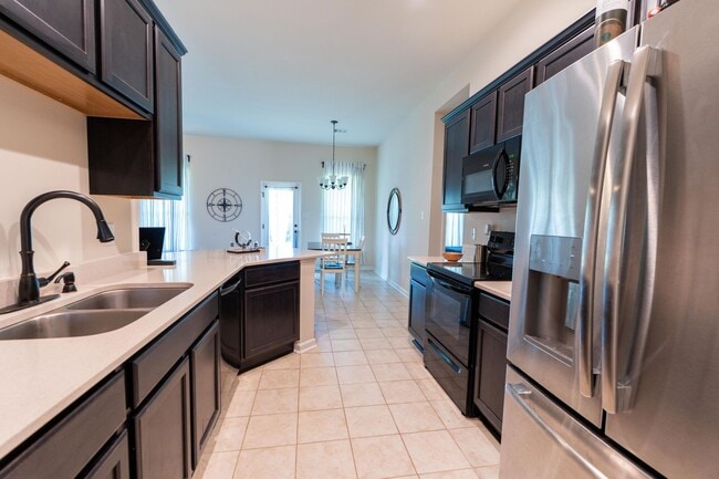 Building Photo - Victoria Meadows 3 bedroom, 2 bathroom Home