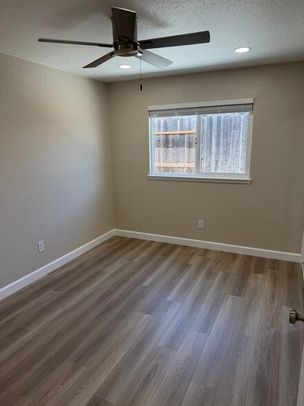 Building Photo - 4145 E Orangeburg Ave