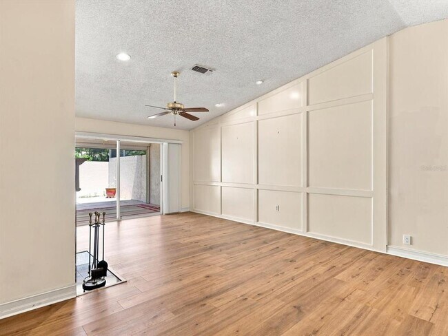 Building Photo - 5381 Kelly Dr