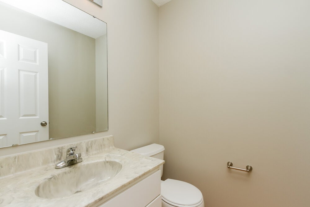 Building Photo - 10458 Wintergreen Way