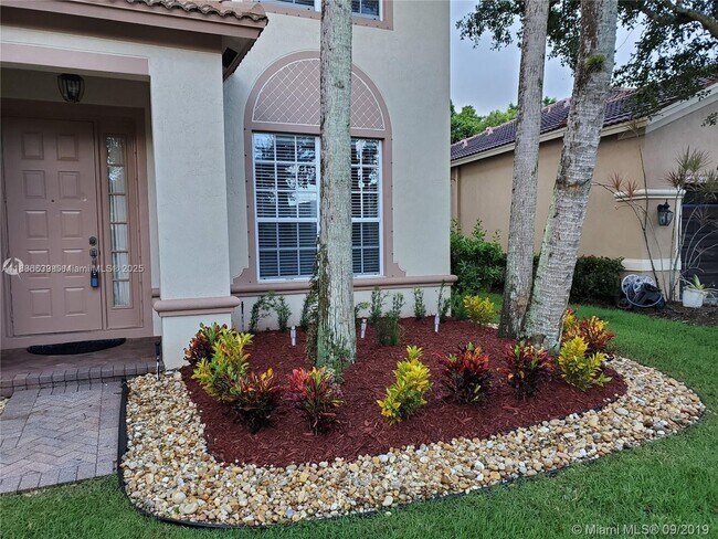 Building Photo - 19282 Seneca Ave