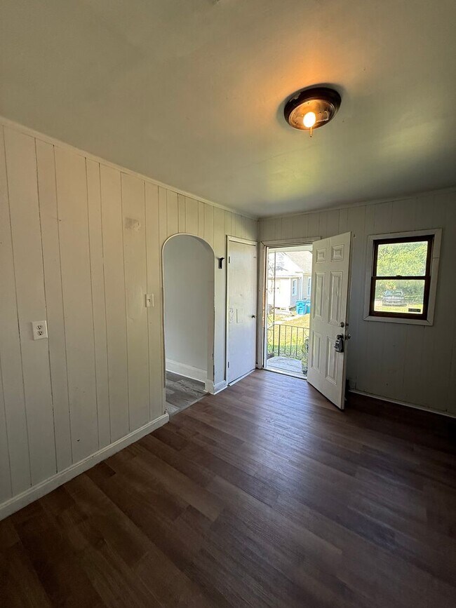 Building Photo - SECTION 8 and EDEN Accepted!! Newly Renovated 3BR Gem – 1.5 Baths!!