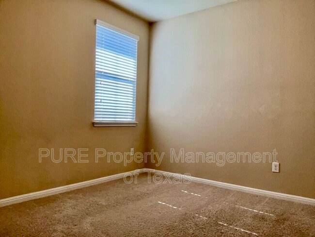 Building Photo - 411 Rhetoric Way