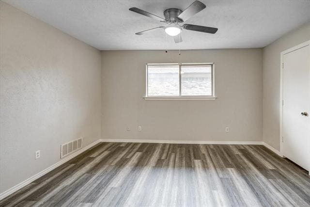 Building Photo - 2600 Plateau Dr