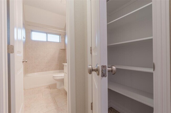 Building Photo - 1016 Teravista Crossing