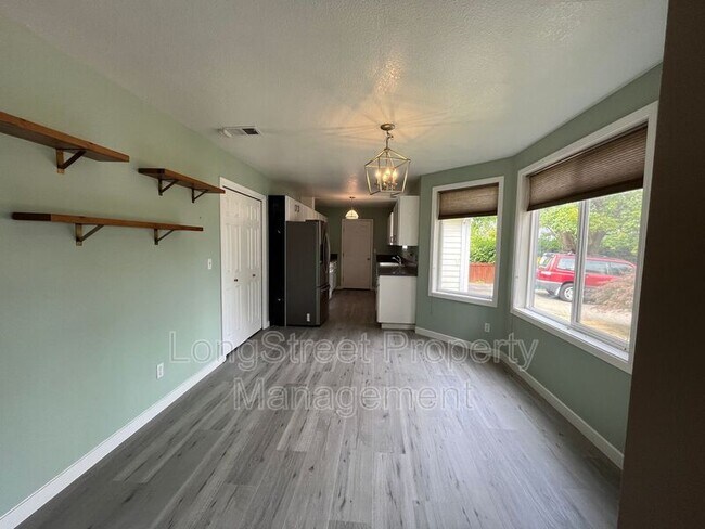 Building Photo - 523 SE 59th Ct