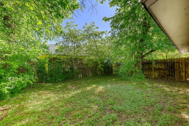 Building Photo - 1202 Dobie Dr