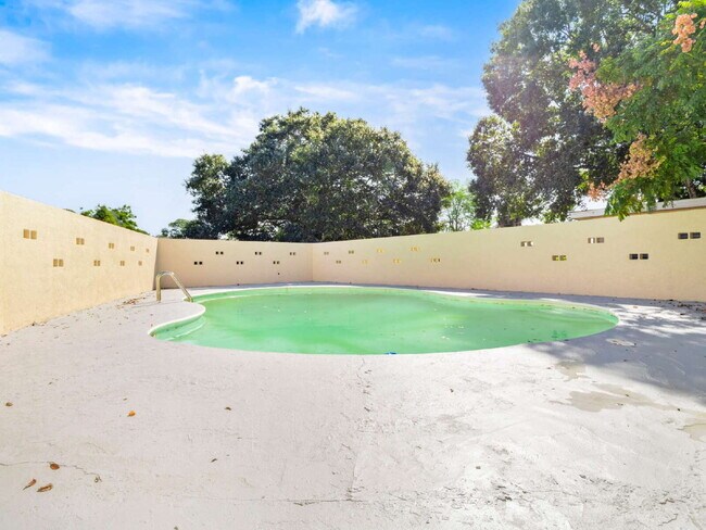 Building Photo - 3-bedroom, 2-bathroom pool home