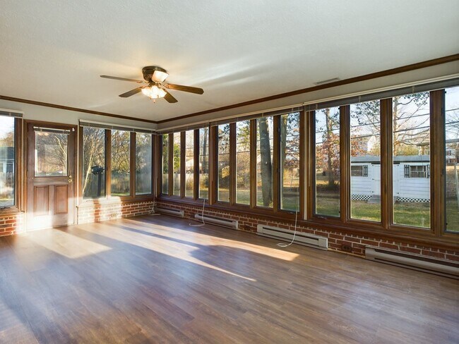 Building Photo - 9506 Overhill Rd