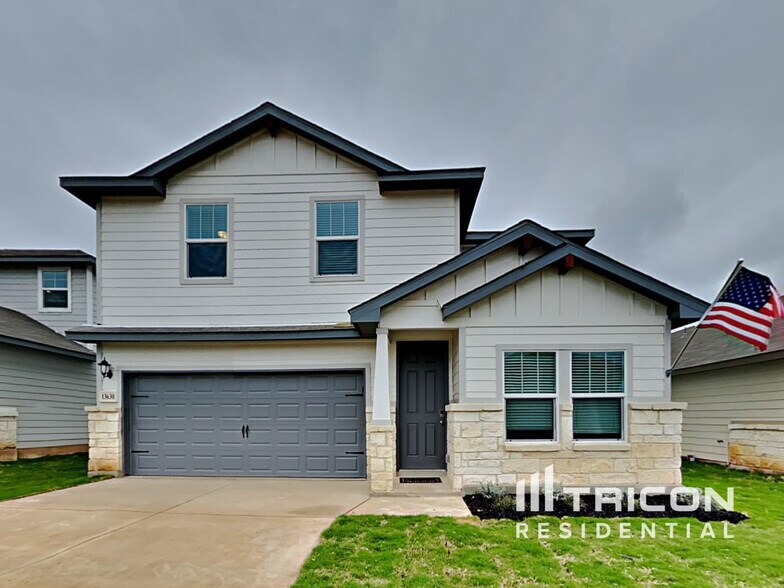 Building Photo - 13630 Paxton Blvd