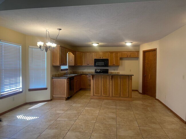 Building Photo - Your new HOME is waiting for you !